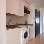 Sunny & Vibrant Apartment *