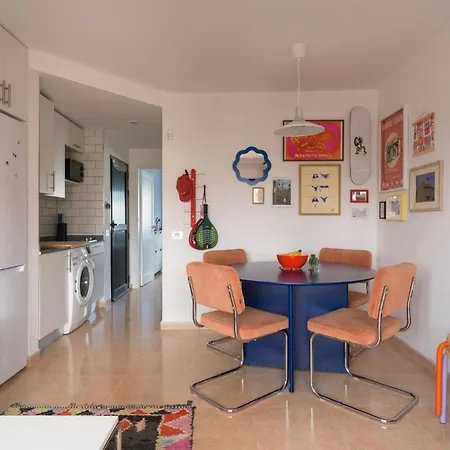 Sunny & Vibrant Apartmán